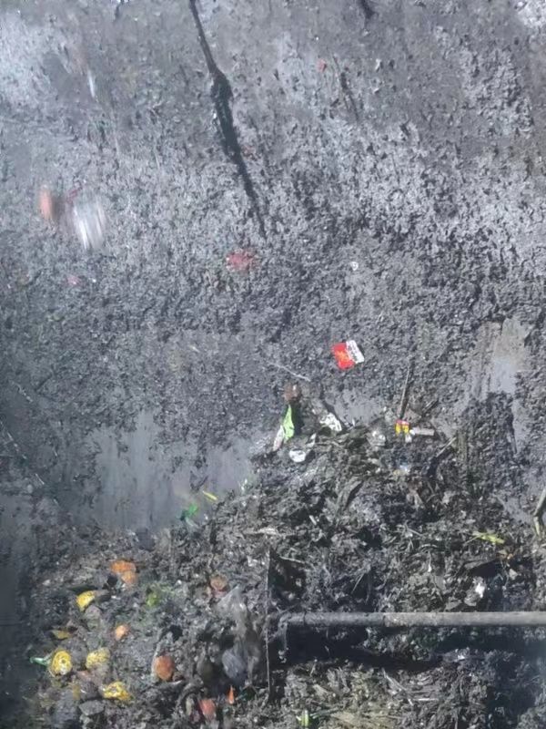 东城街道污水池清理
